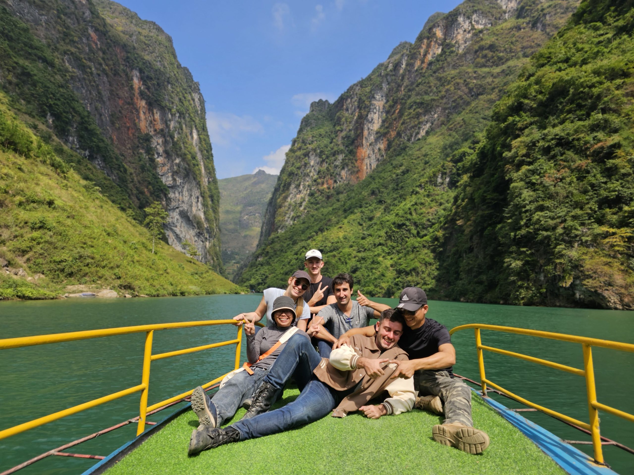 boat trip Nho Que river OUR TEAM HA GIANG EXPEDITIONS BOAT TRIP NHO QUE RIVER
