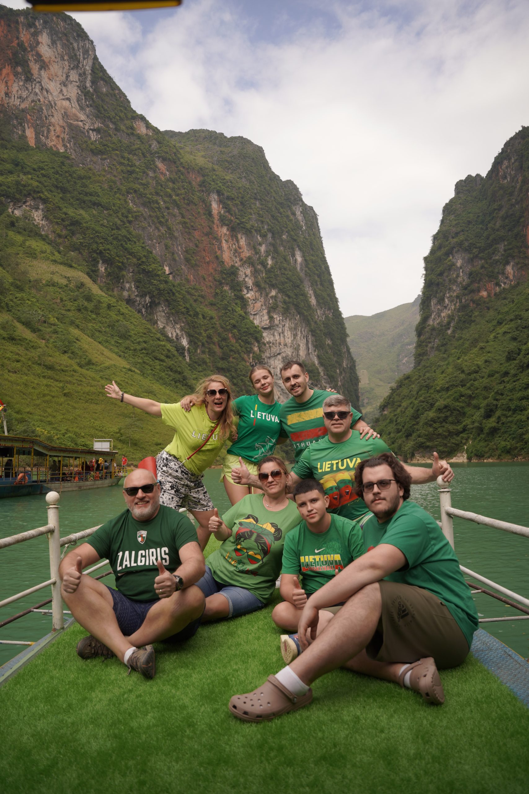 boat trip Nho Que river